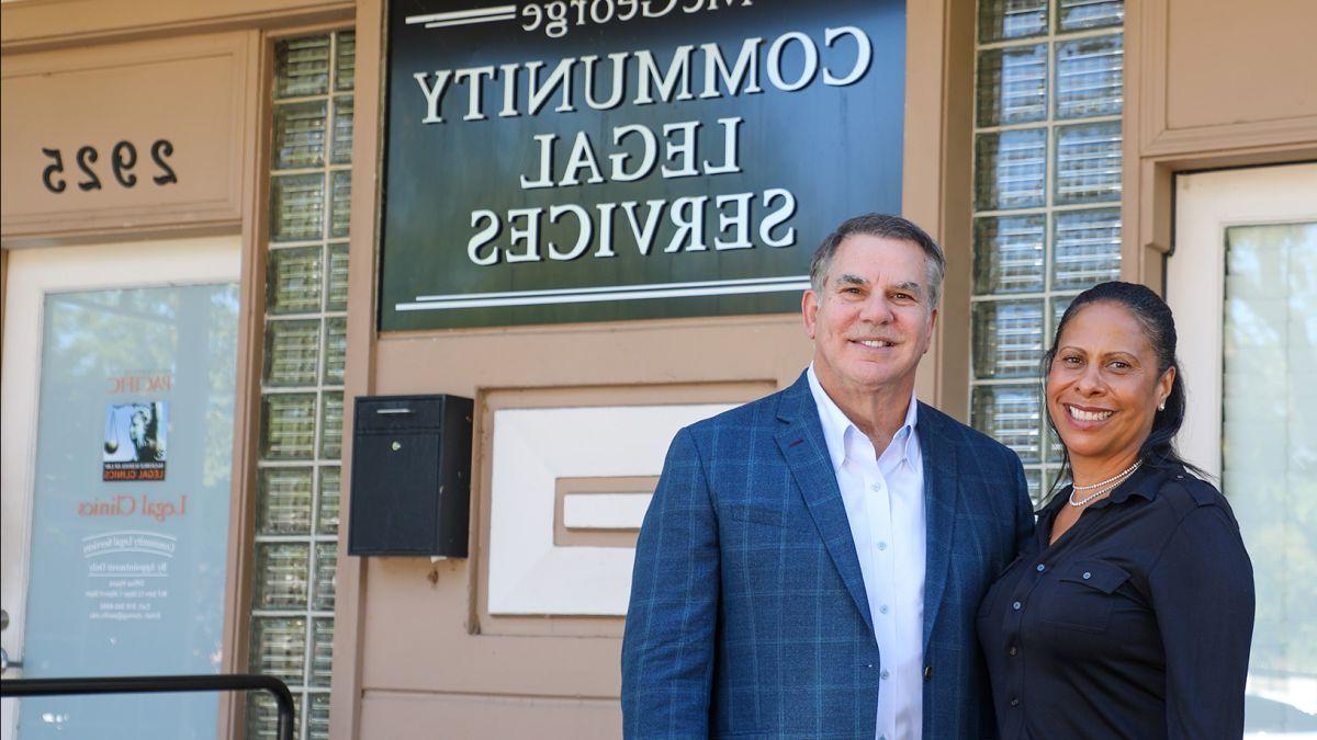 Sacramento-native Robert A. Buccola ’83, and his wife, Dr. Kawanaa Carter, have committed $3 million to establish the Buccola Family 首页less Advocacy Clinic Endowment.